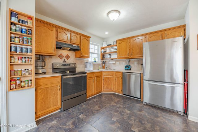 11302 Sullivan Ct, Louisville, KY 40229