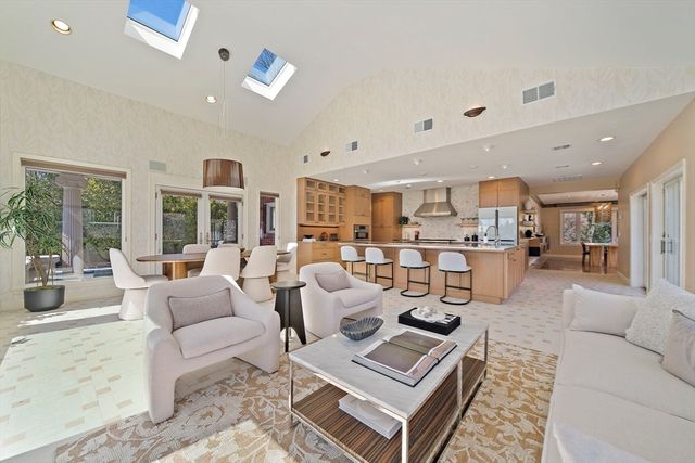 20 Montrose St, Newton, MA 02458