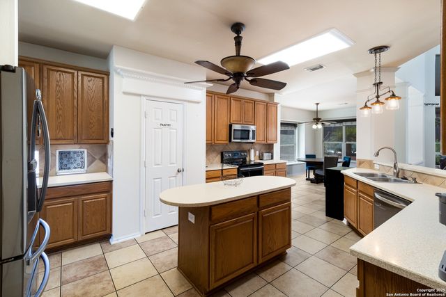 100 Green Stone, Cibolo, TX 78108