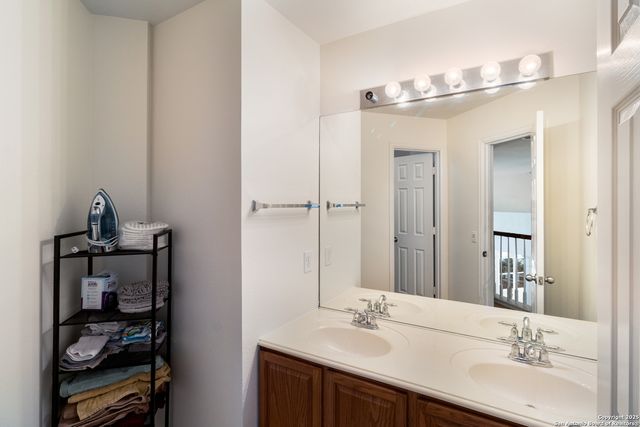 100 Green Stone, Cibolo, TX 78108