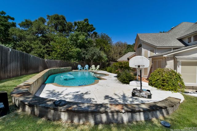 100 Green Stone, Cibolo, TX 78108