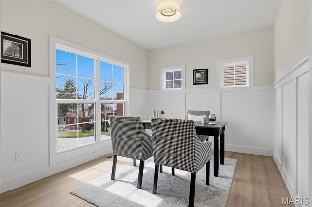 9225 Merritt Avenue, Rock Hill, MO 63144