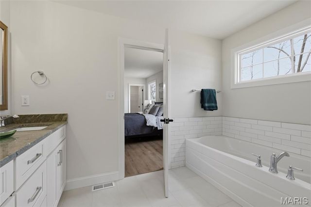 9225 Merritt Avenue, Rock Hill, MO 63144