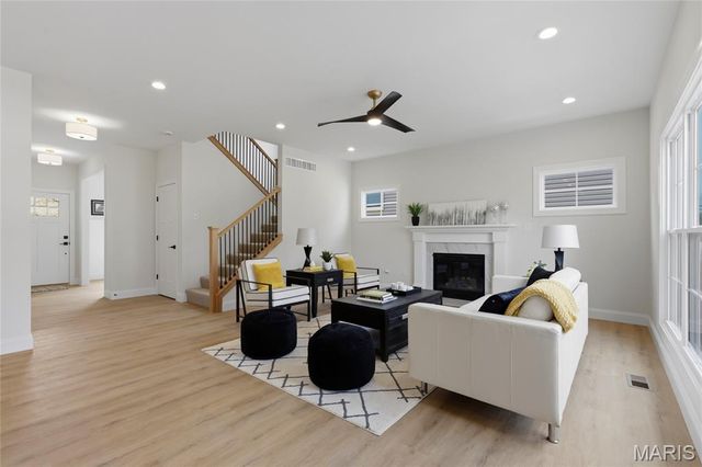 9225 Merritt Avenue, Rock Hill, MO 63144