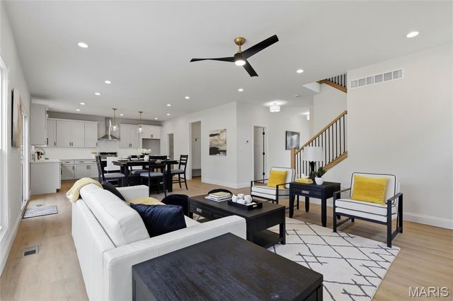 9225 Merritt Avenue, Rock Hill, MO 63144