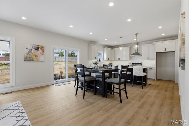 9225 Merritt Avenue, Rock Hill, MO 63144