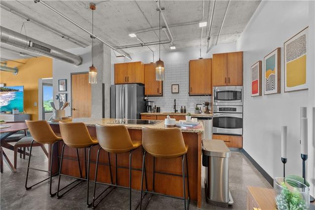 4141 Pennsylvania Avenue 402, Kansas City, MO 64111