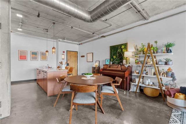 4141 Pennsylvania Avenue 402, Kansas City, MO 64111