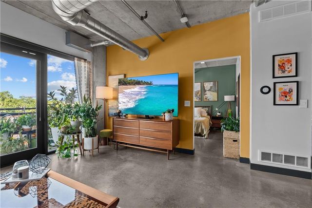 4141 Pennsylvania Avenue 402, Kansas City, MO 64111