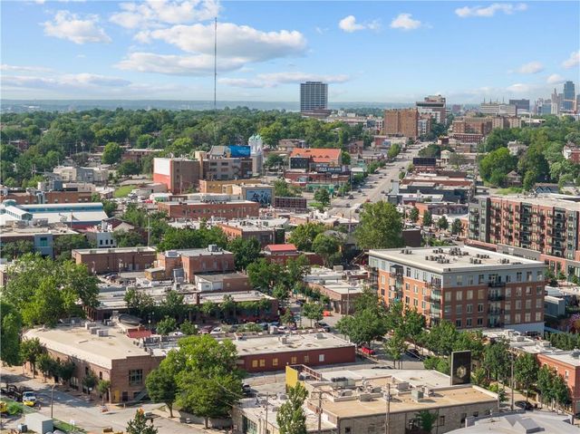 4141 Pennsylvania Avenue 402, Kansas City, MO 64111