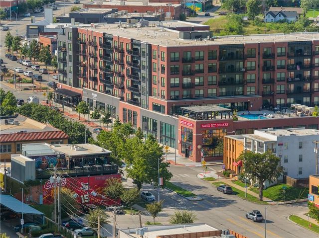 4141 Pennsylvania Avenue 402, Kansas City, MO 64111
