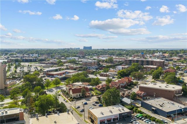 4141 Pennsylvania Avenue 402, Kansas City, MO 64111