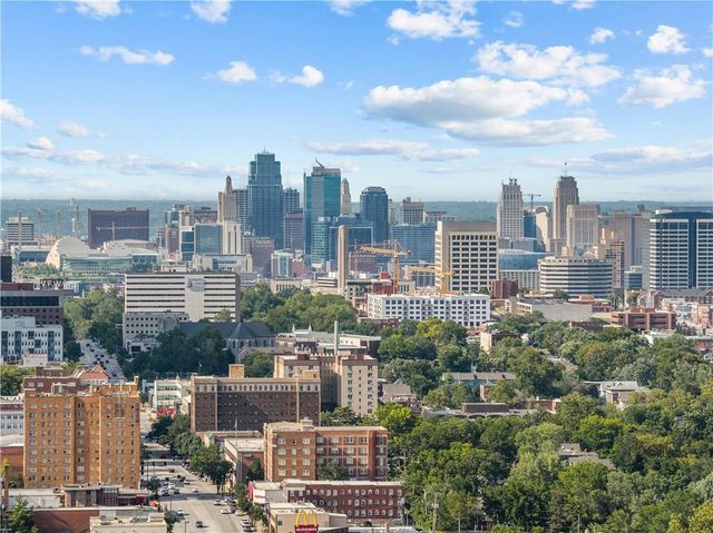 4141 Pennsylvania Avenue 402, Kansas City, MO 64111