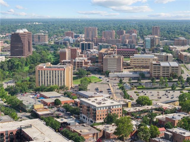 4141 Pennsylvania Avenue 402, Kansas City, MO 64111