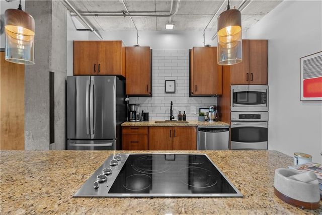 4141 Pennsylvania Avenue 402, Kansas City, MO 64111