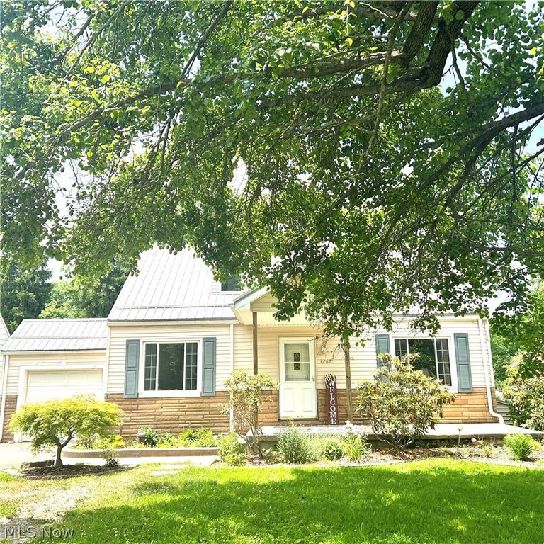 3267 Bell Wick Road, Hubbard, OH 44425