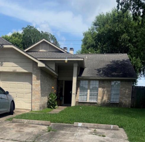 11217 Pender Lane, Houston, TX 77477