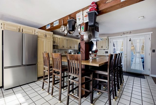 151 Windsor Dr, Whitman, MA 02382