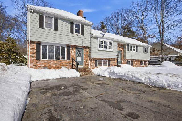 151 Windsor Dr, Whitman, MA 02382