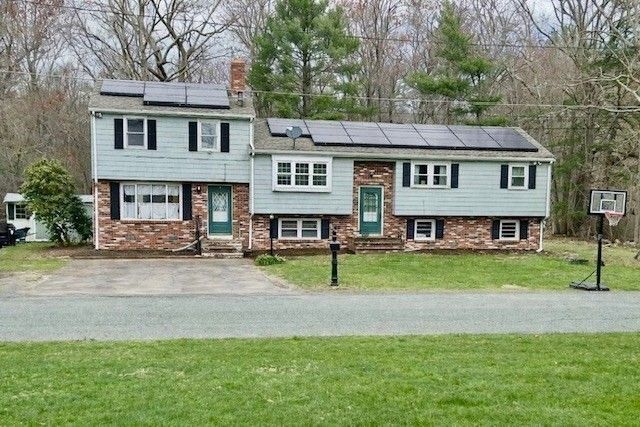 151 Windsor Dr, Whitman, MA 02382