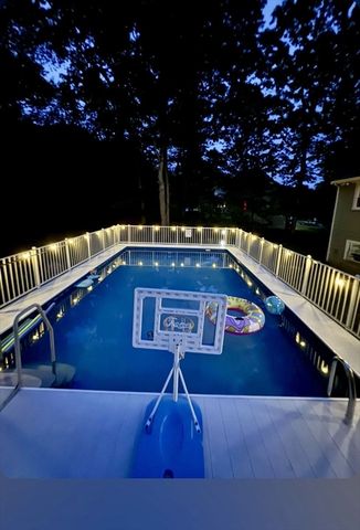 151 Windsor Dr, Whitman, MA 02382