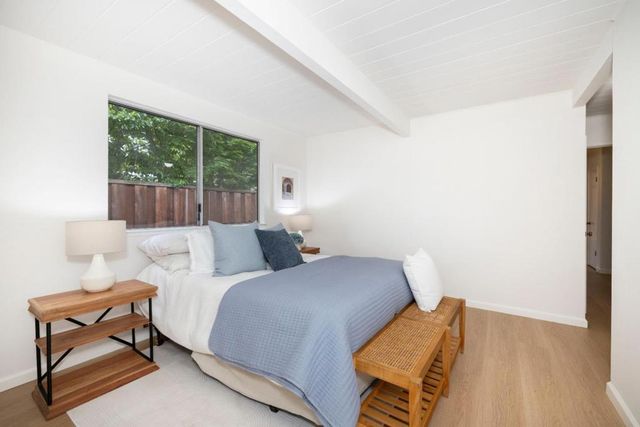 860 Marshall Drive, Palo Alto, CA 94303
