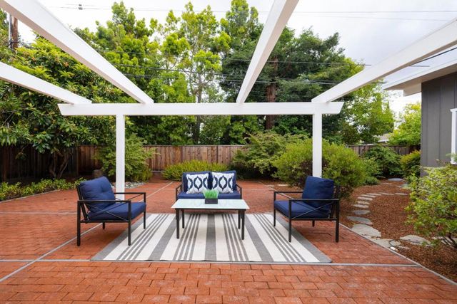860 Marshall Drive, Palo Alto, CA 94303