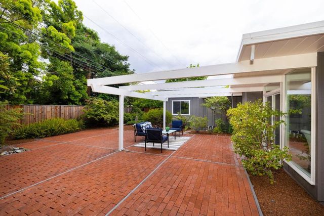 860 Marshall Drive, Palo Alto, CA 94303