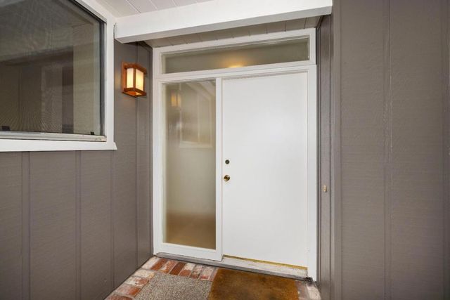 860 Marshall Drive, Palo Alto, CA 94303