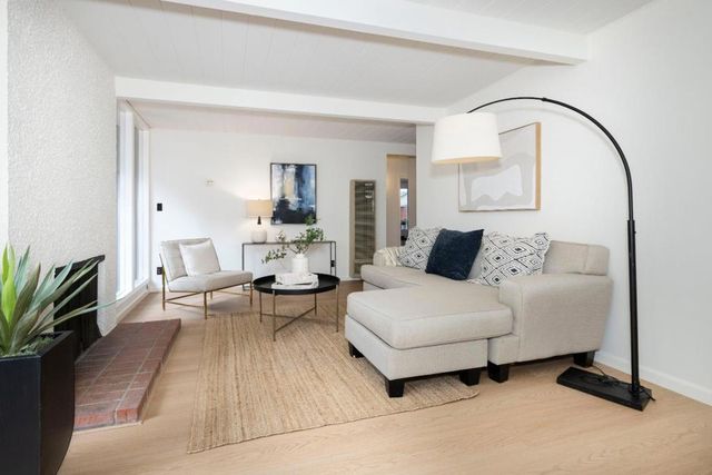 860 Marshall Drive, Palo Alto, CA 94303