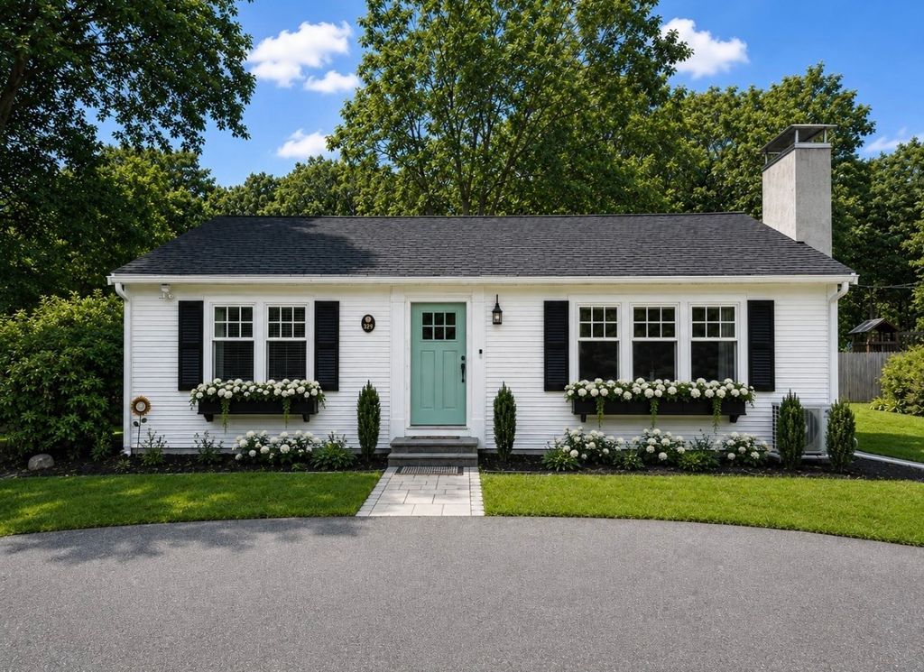 329 Swift Ave, Barnstable, MA 02655