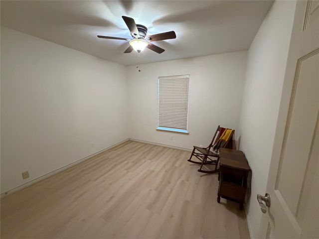 1107 Oxford Drive, Gainesville, TX 76240