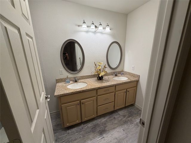 1107 Oxford Drive, Gainesville, TX 76240
