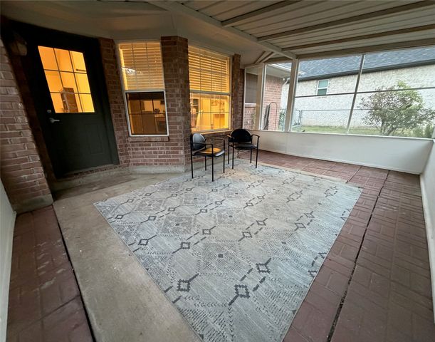 1107 Oxford Drive, Gainesville, TX 76240