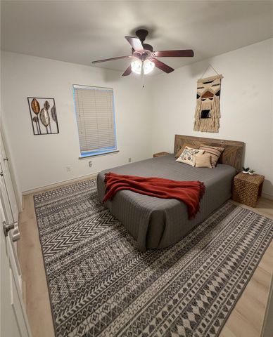 1107 Oxford Drive, Gainesville, TX 76240