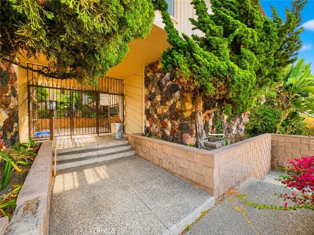 410 N Market Street 17, Inglewood, CA 90302