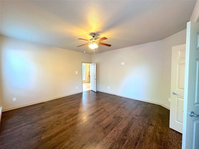 1212 Sunderland Lane, Fort Worth, TX 76134