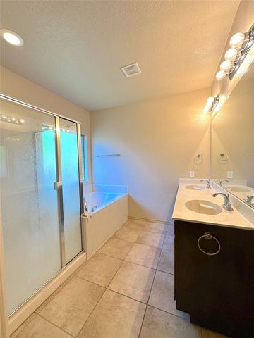 1212 Sunderland Lane, Fort Worth, TX 76134