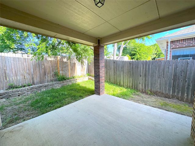 1212 Sunderland Lane, Fort Worth, TX 76134