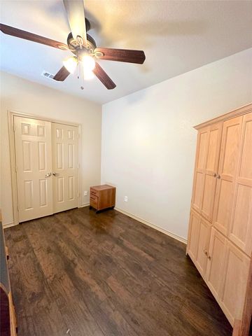 1212 Sunderland Lane, Fort Worth, TX 76134