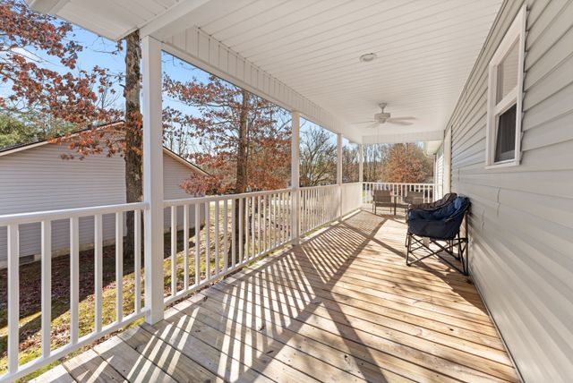 455 Carriage Dr, Crossville, TN 38555