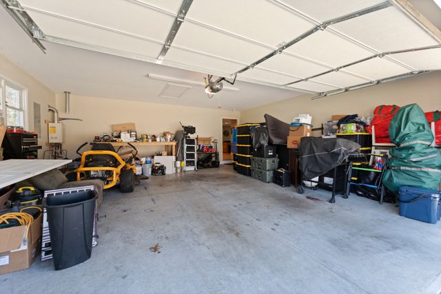 455 Carriage Dr, Crossville, TN 38555