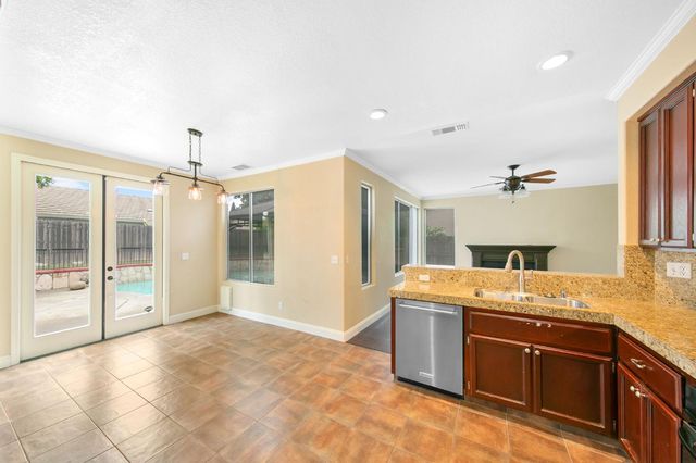 1351 Longfellow Cir, Roseville, CA 95747