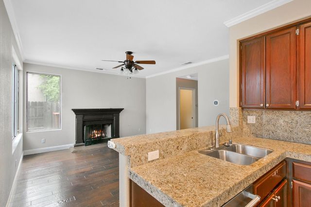 1351 Longfellow Cir, Roseville, CA 95747