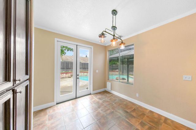 1351 Longfellow Cir, Roseville, CA 95747