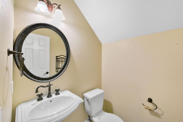 1351 Longfellow Cir, Roseville, CA 95747