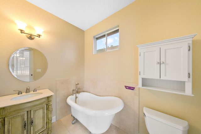 1351 Longfellow Cir, Roseville, CA 95747