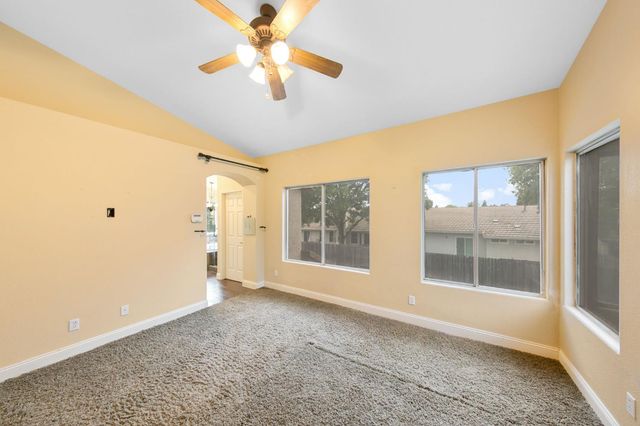 1351 Longfellow Cir, Roseville, CA 95747