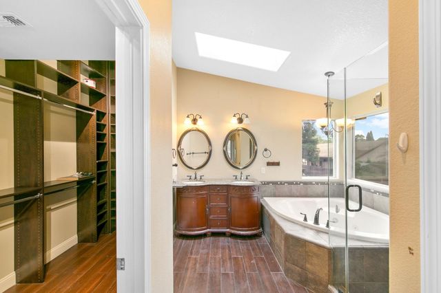 1351 Longfellow Cir, Roseville, CA 95747