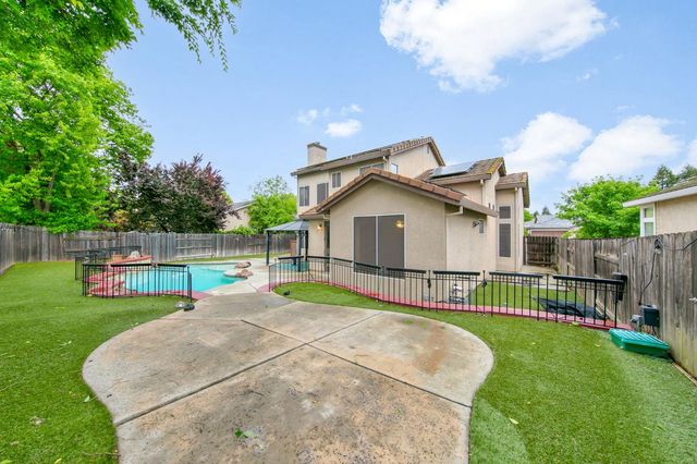 1351 Longfellow Cir, Roseville, CA 95747